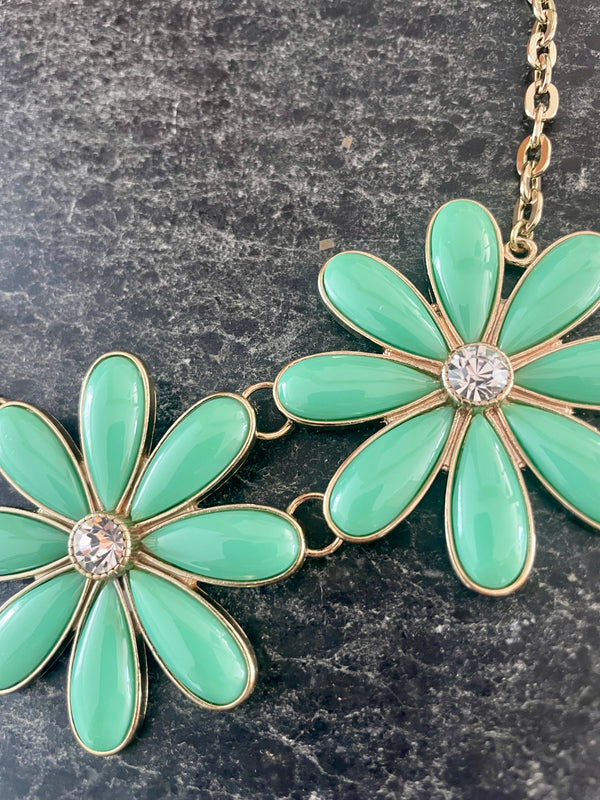 Mint Green Trio Flower Necklace
