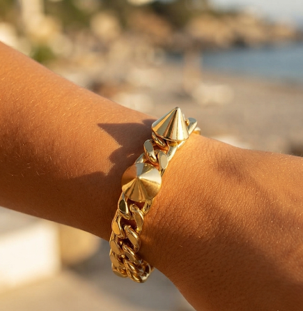 Gold Cuban Link Chain Bracelet with Pyramid Studs — 7.5 Inch